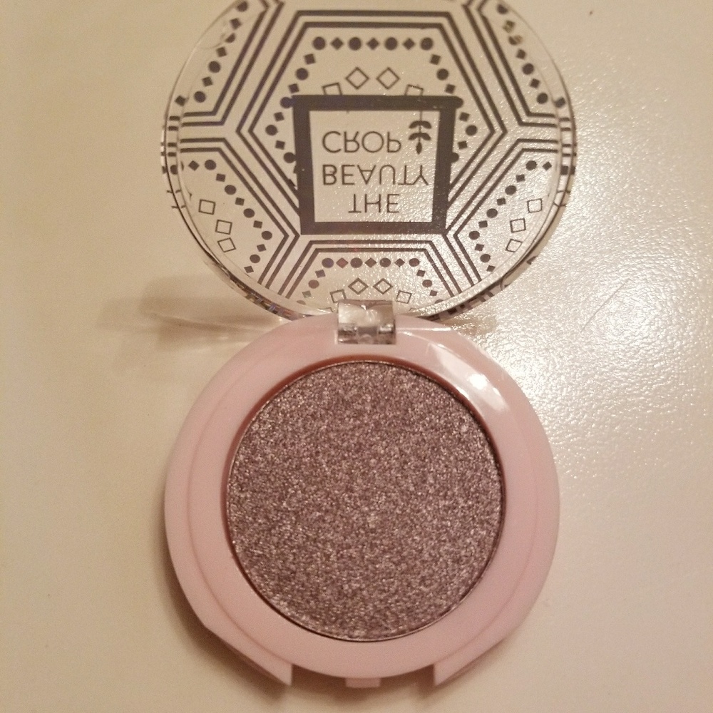 The beauty crop eye shadow